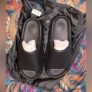 Yeezy Black Slides YS 01